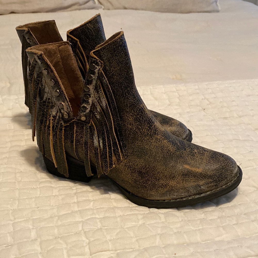 NWOT CIRCLE G BY CORRAL ANKLE BOOTS 6.5